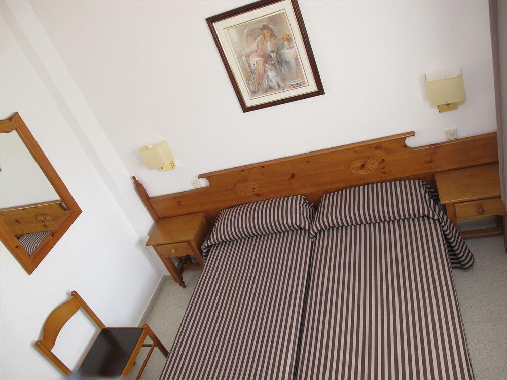 Apartamentos Santi Lloret de Mar Exterior photo