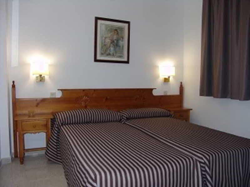 Apartamentos Santi Lloret de Mar Exterior photo