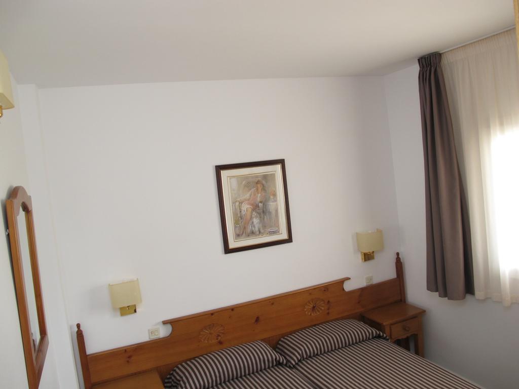 Apartamentos Santi Lloret de Mar Room photo