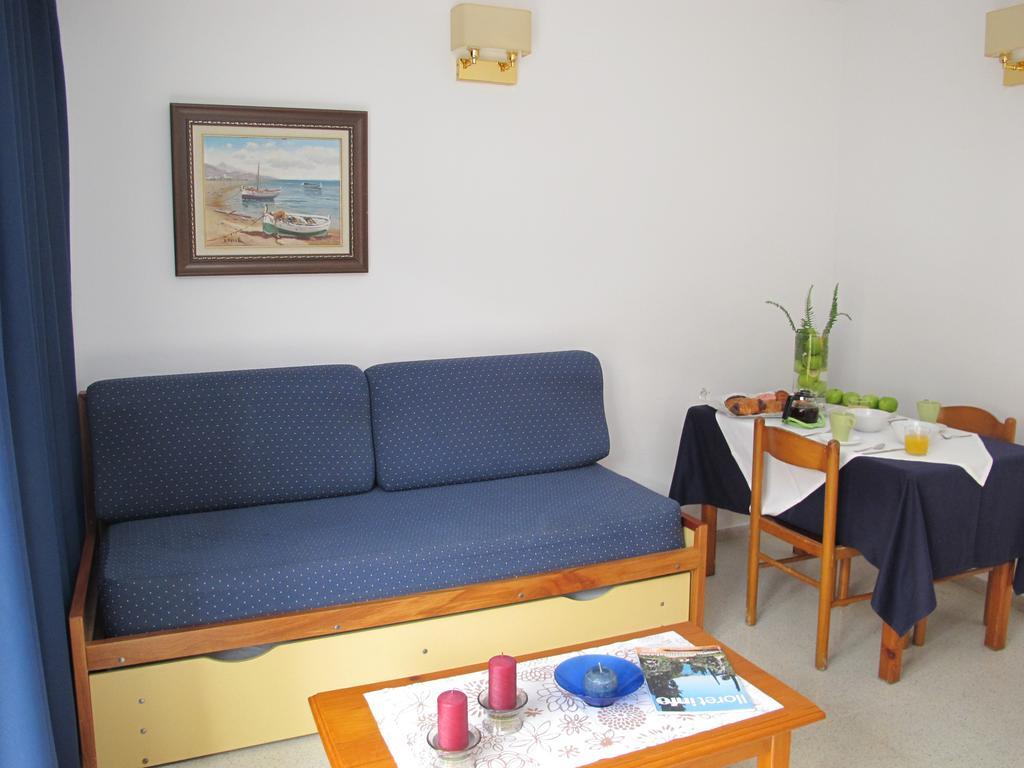 Apartamentos Santi Lloret de Mar Room photo